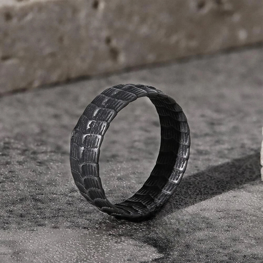 Alloy Ring with Aged Keel Pattern
