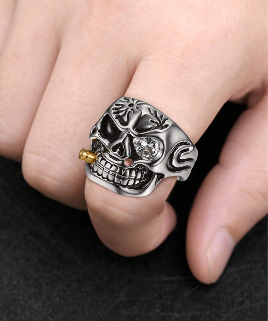 White-eyed Golden Pipe Titanium Steel Skull Ring
