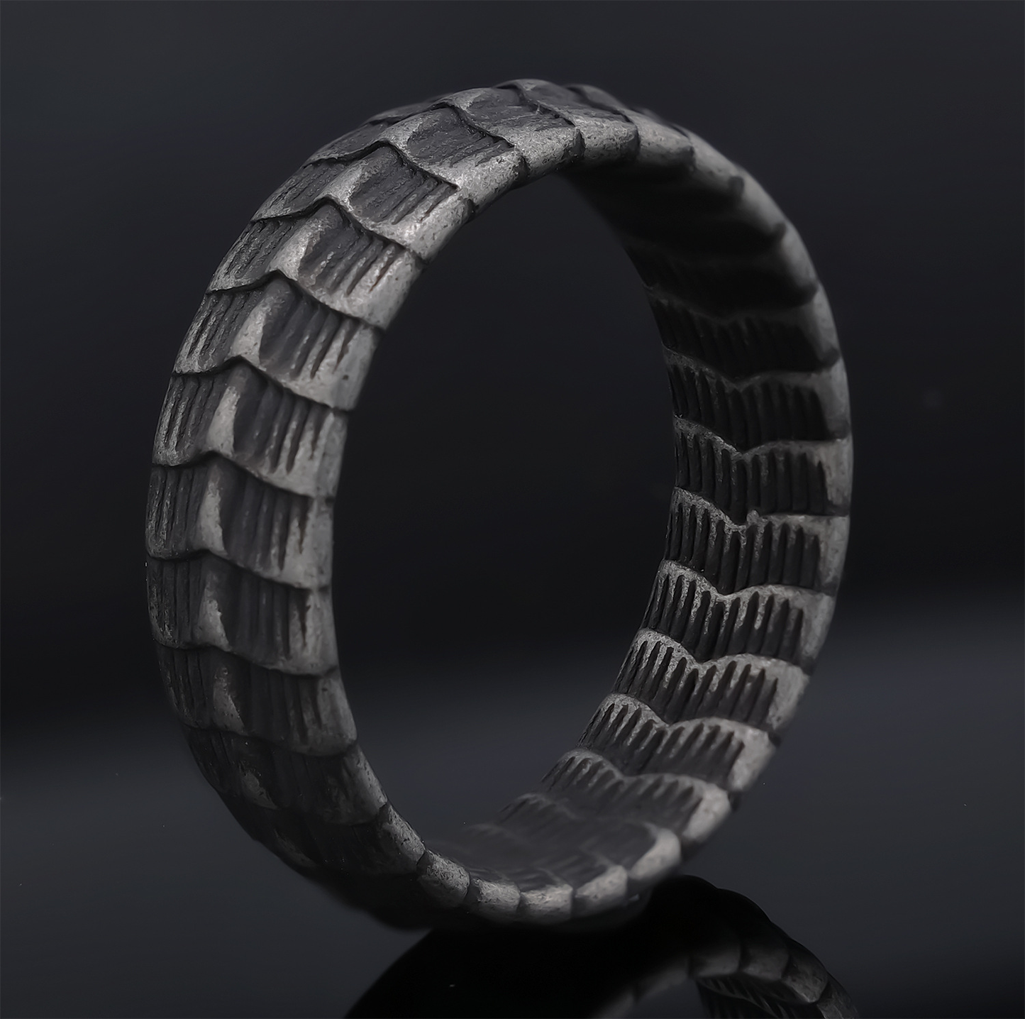 Alloy Ring with Aged Keel Pattern