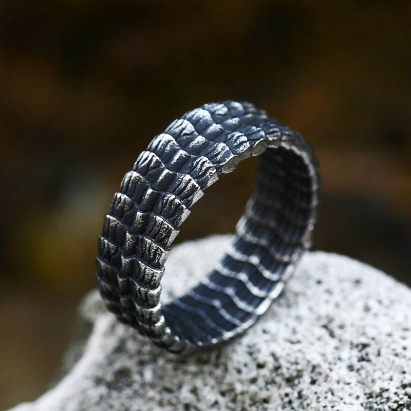 Alloy Ring with Aged Keel Pattern