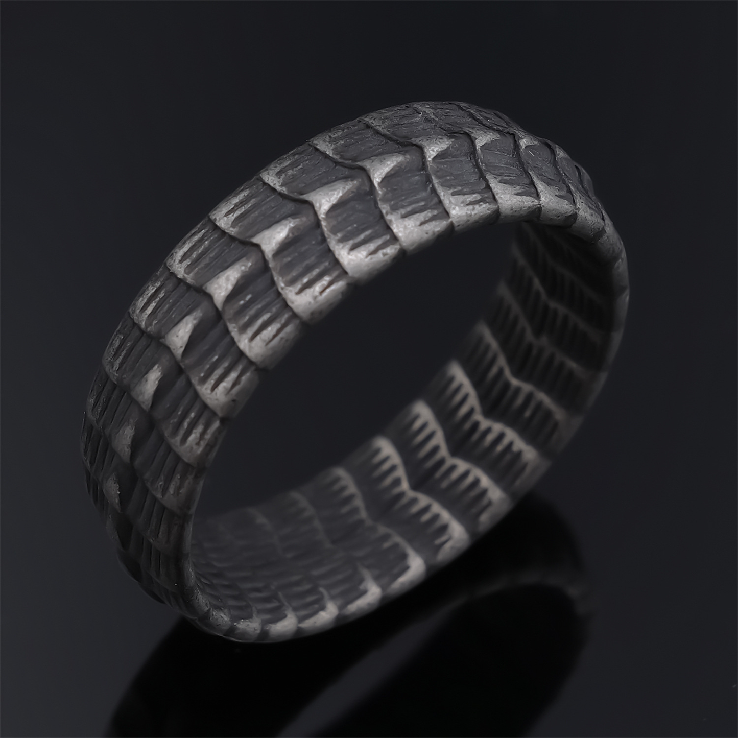 Alloy Ring with Aged Keel Pattern